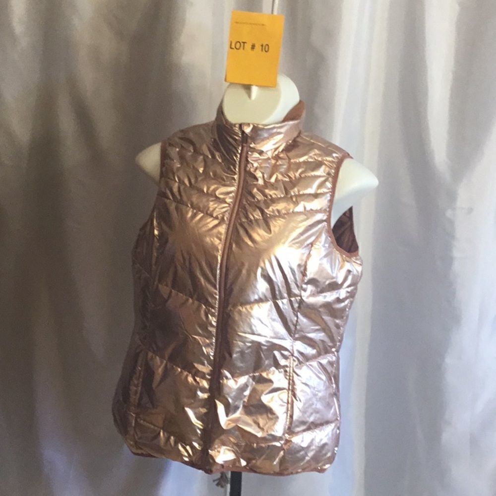 NWT rose gold puffy vest in size extra large